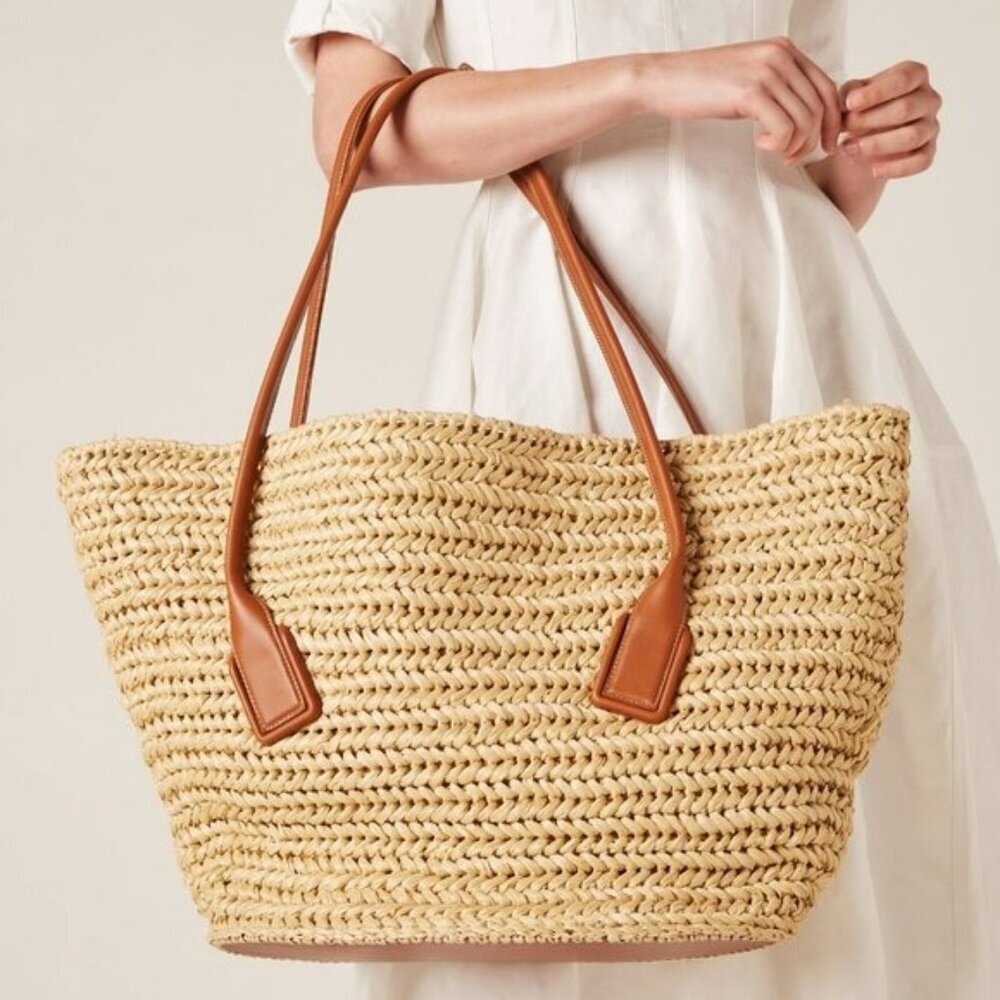 Bottega Veneta Arco Women's Raffia Tote Bag Leather Pouch in Brown (MSRP $3,000) - Picture 3 of 16